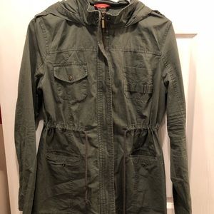 Green cargo light hooded jacket